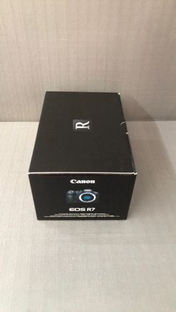 Canon EOS R7 Mirrorless Camera