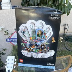 HALF PRICE LITTLE MERMAID LEGO SET