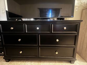 7 Drawer Dresser