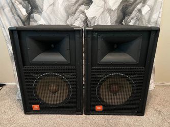 JBL  SR4726a Speakers