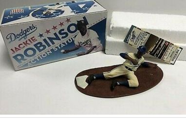 DONGERS Jackie Robinson statue