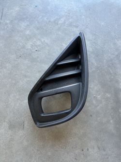 2020-2023 Toyota Highlander Right Bumper Hole Cover Foglight 52030-0E110 OEM