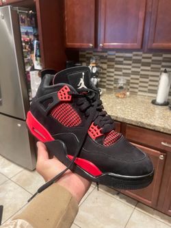 Jordan 4 Thunder