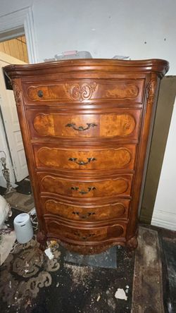 Wood dresser