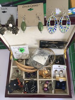 Ladies jewelry and accesories