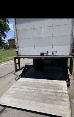 Lift gate for box truck (rampa eléctrica)$1750