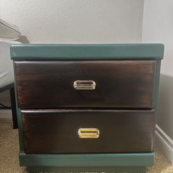 2 Drawer nightstand/endtable