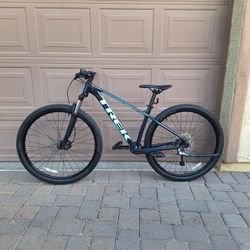 TREK MARLIN 6 MOUNTAIN BIKE 29 ER 1 X 10 SPEED LIKE NEW( CHECK MY OTHER BIKES)
