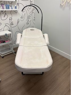 White Aesthetic Table