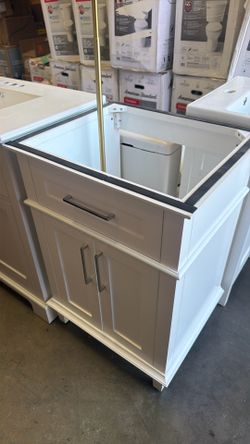 24 in white vanity bathroom $99 (no top )