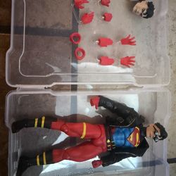 Loose Mafex Superboy