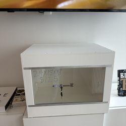 Custom White PVC Reptile Enclosure (24x18x18) — $125 (Like New)