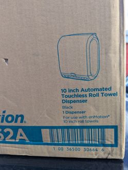 Automated paper towel dispenser