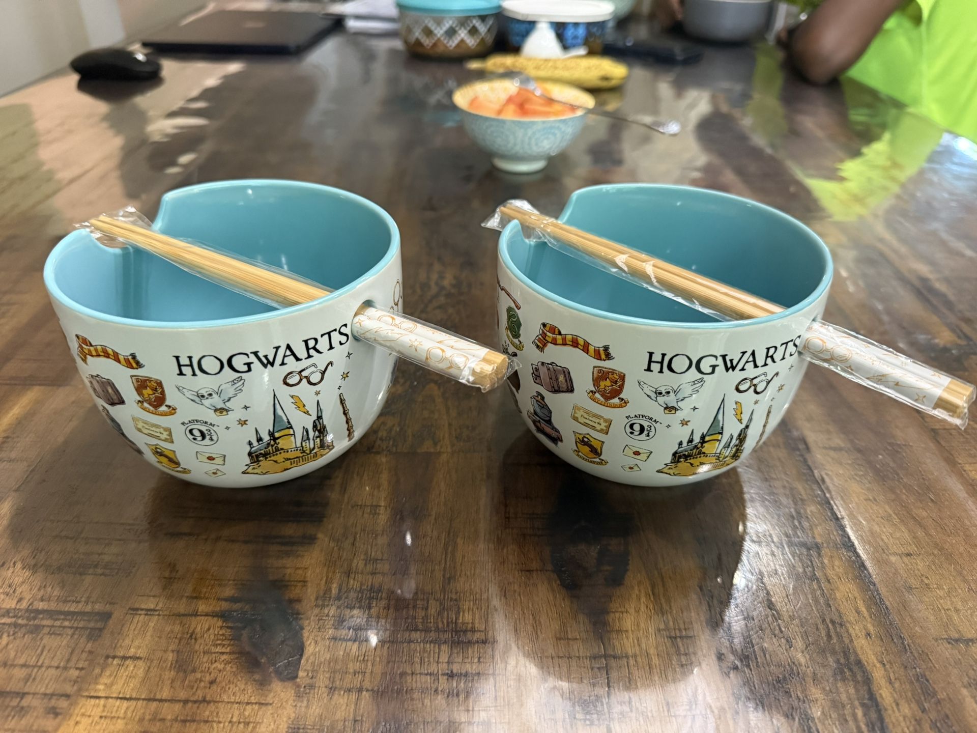 Hogwarts Noodle bowls with Chopsticks