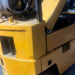 Cat. Forklift. 4500 Lb
