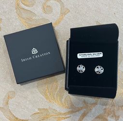 NIB Serling silver Shamrock stud earrings