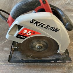Skil Saw Two Blades (13 Hp) for Sale in Dayt Bch Sh, FL