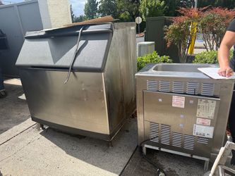 Used ice bin for sale (as is) Manitowoc