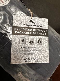 Outdoor packable blanket
