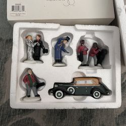 Department 56 Heritage Village Collection "Stepping Out On The Town" Christmas