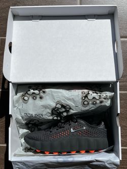 Brand new W NIKE MIND 002 in Women’s Size 11.5