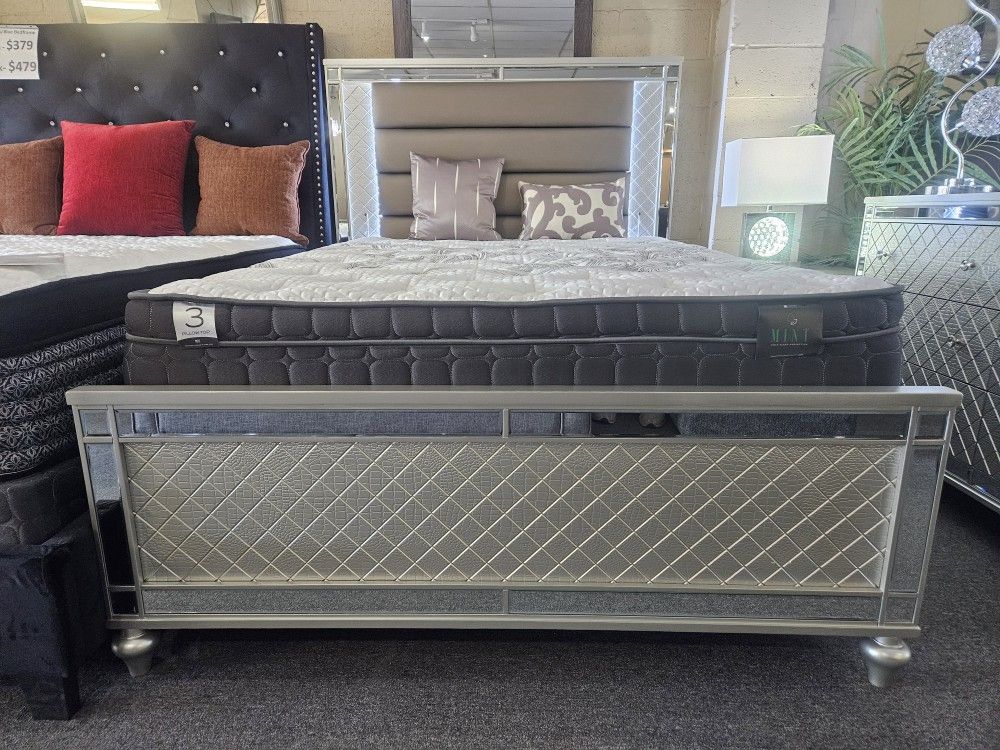 Brand New Silver LED CA King Or Standard King Bedframe (Box...
