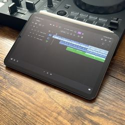 iPad 6th Generation W/ Apple Pencil
