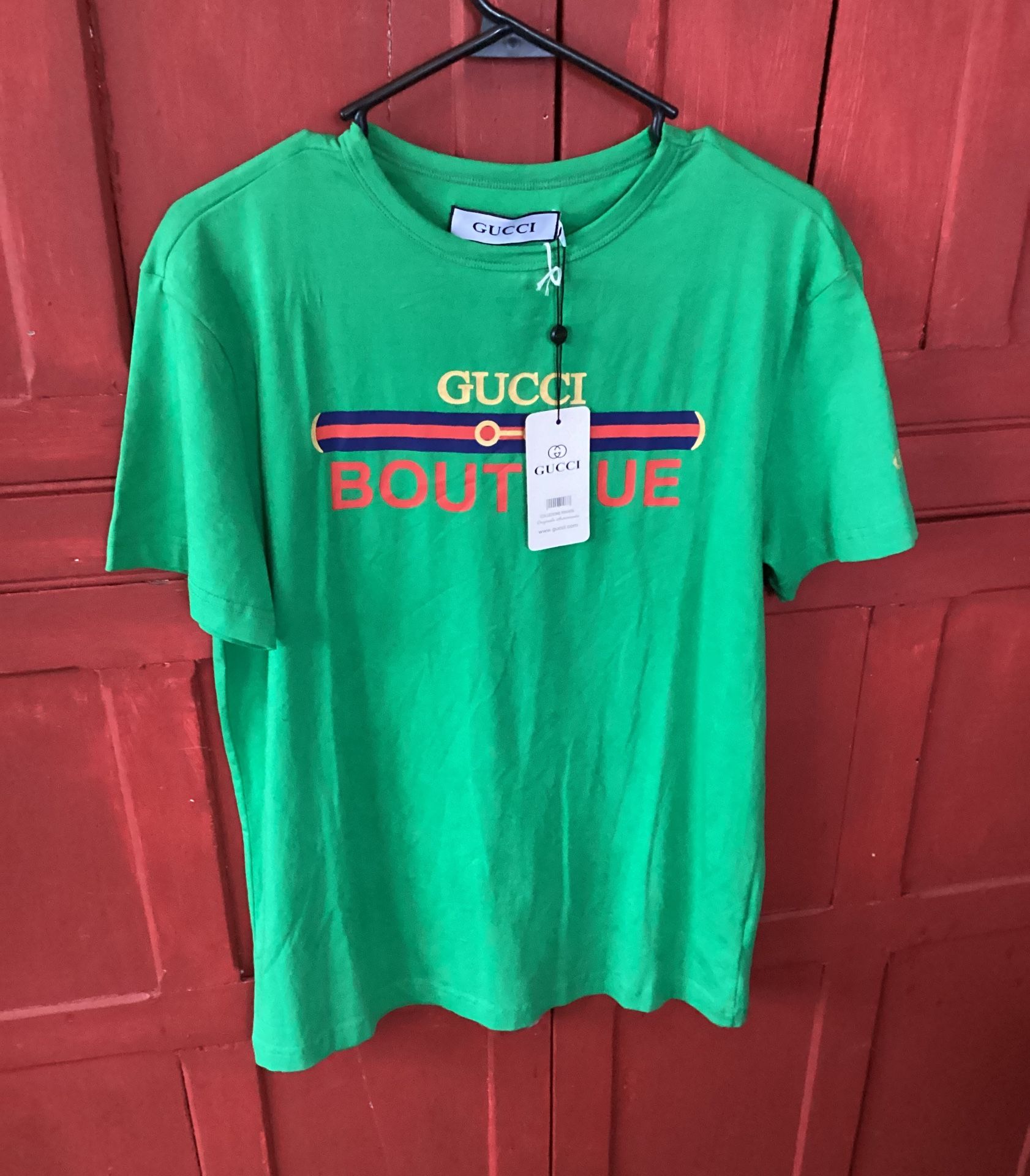 Medium size green T-shirt