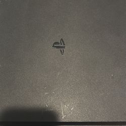PS4 Slim 