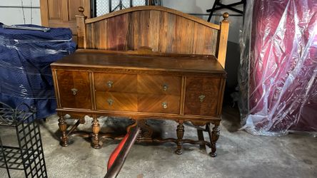Sideboard/buffet