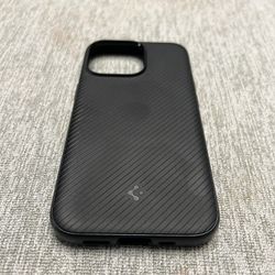 iPhone 13 Pro Spigen Case 