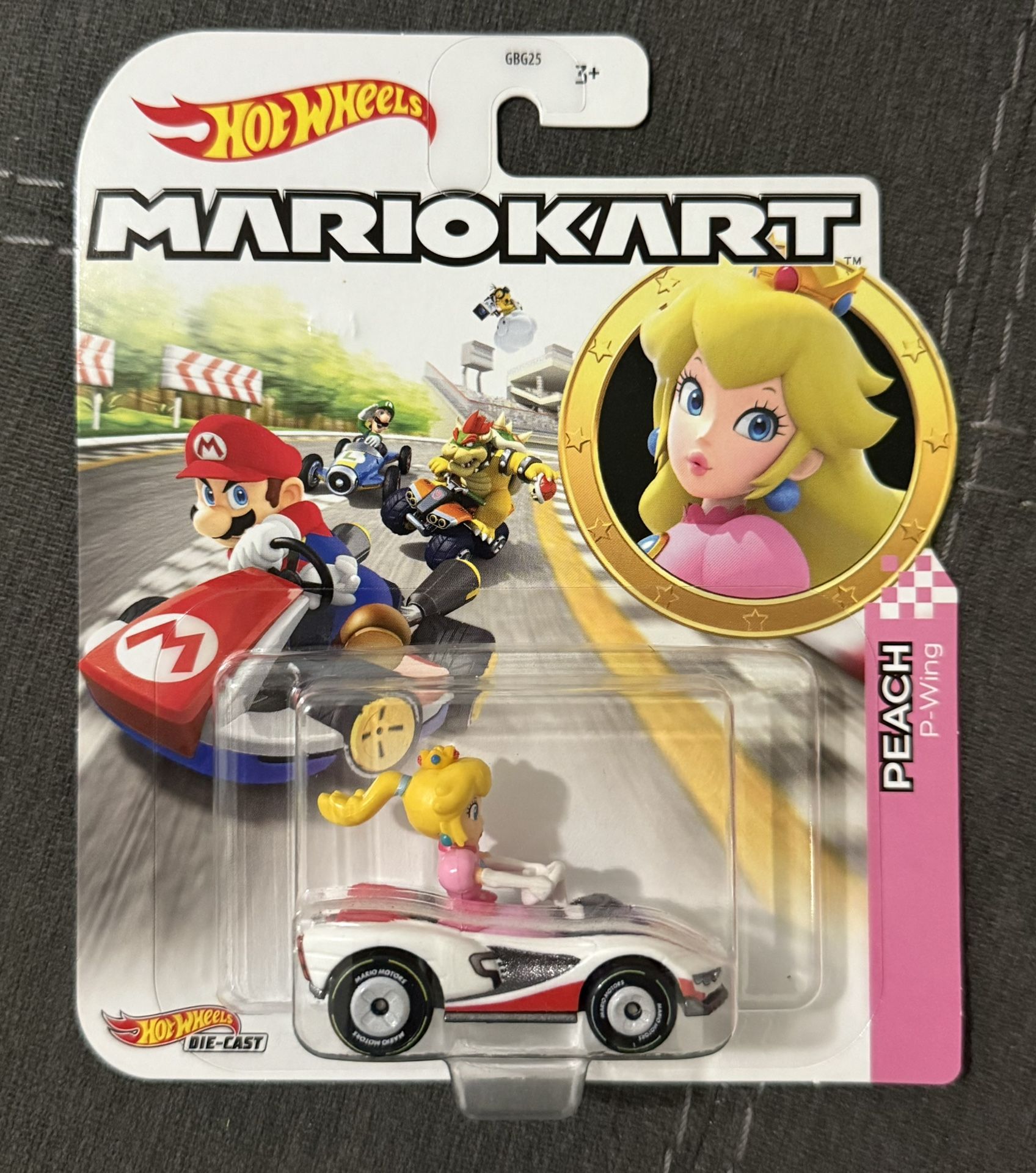 Hot Wheels Mario Kart Princess Peach P-Wing Kart - New NIB