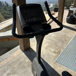 Life Fitness Stationary Bike 