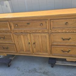 Stanley's  Furniture Collection 9-Drawer Maple Dresser Mirror