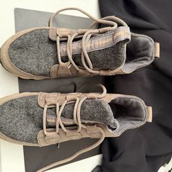 Sorel  kinetic caribou sneakers