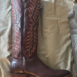 Size 8 women’s boots