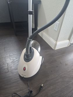 Clothes steamer