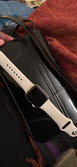 Apple Watch SE (2nd Generation) 40mm Aluminum Case with Sport Band - Starlight,