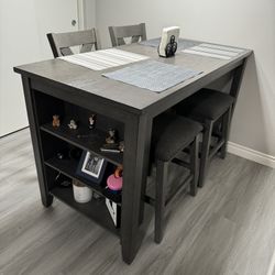 Dinning Table 