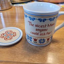Nicest mom ceramic coffee cup with lid / saucer