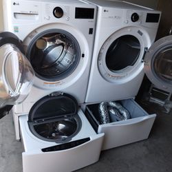 LG Washer And Dryer Electric Whit A little Washer Pedestal 