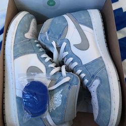 Jordan 1 Hyper Royal Sz 13