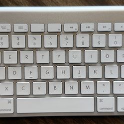 Apple Wireless Bluetooth Keyboard