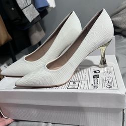 White glitter pumps w/ Gold