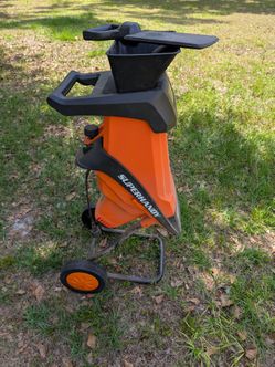 Electric wood chipper) shredder