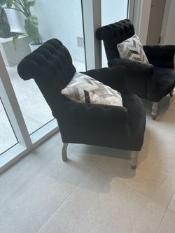 Set of two single chairs