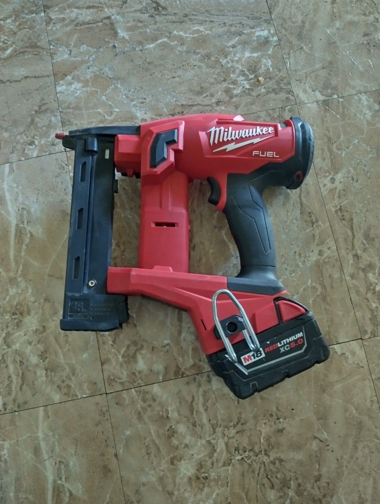 Milwaukee M18 fuel brushless cordless 18 GA Narrow Crown Stapler with battery XC5.0Ah 18v semi-new firm price