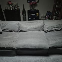 3 Peice Couch Set With Automatic Recliner 