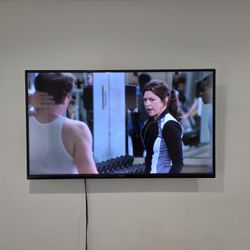 43" Vizio 4K TV With Mount