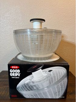 CLEAN OXO Plastic Salad Spinner/Bowl